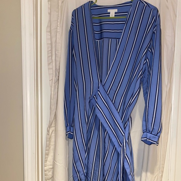 Long Blue Stripped Robe - Picture 2 of 3